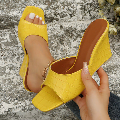 Sandali Ortopediche Aggraziate dal Look Moderno