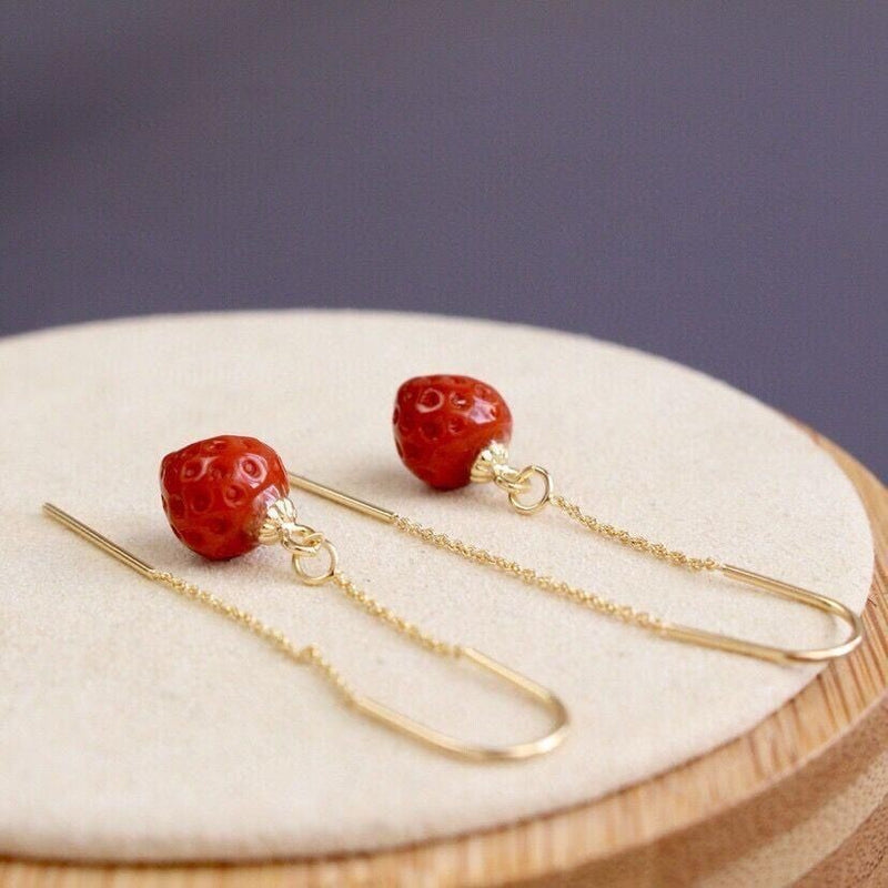 Oro Orecchino bellissimo con stile unico