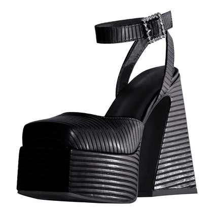Scarpe Ortopediche Aggraziate dal Look Moderno