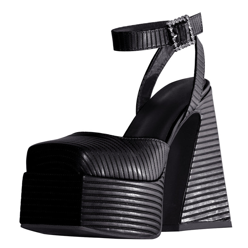 Scarpe Ortopediche Aggraziate dal Look Moderno