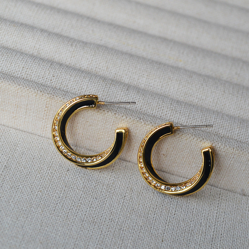 Oro Orecchino bellissimo con stile unico