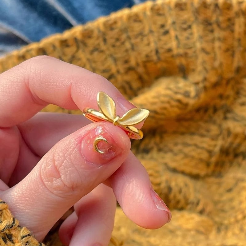 Oro Anello bellissimo con stile unico