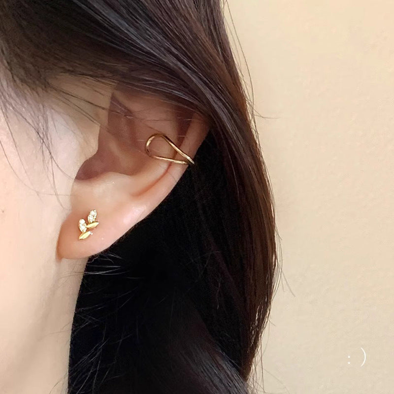 Orecchino artigianale delicato