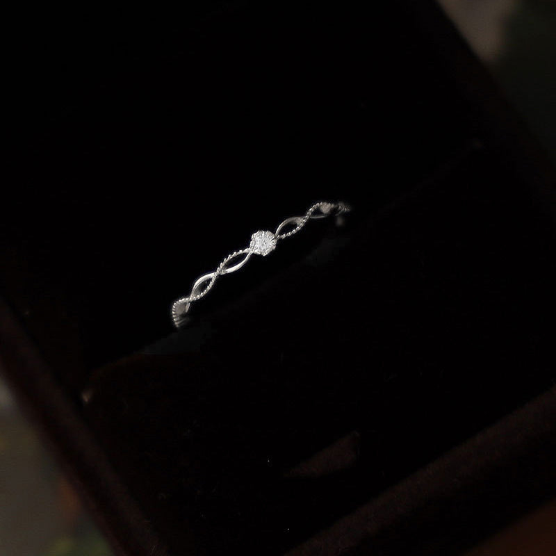 Anello bellissimo con stile unico