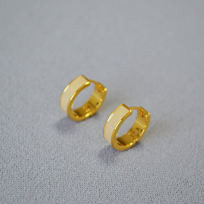 Oro Orecchino bellissimo con stile unico