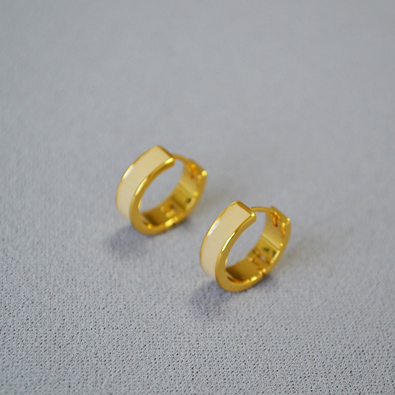 Oro Orecchino bellissimo con stile unico