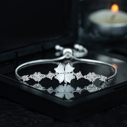 Gioiello bellissimo con stile unico