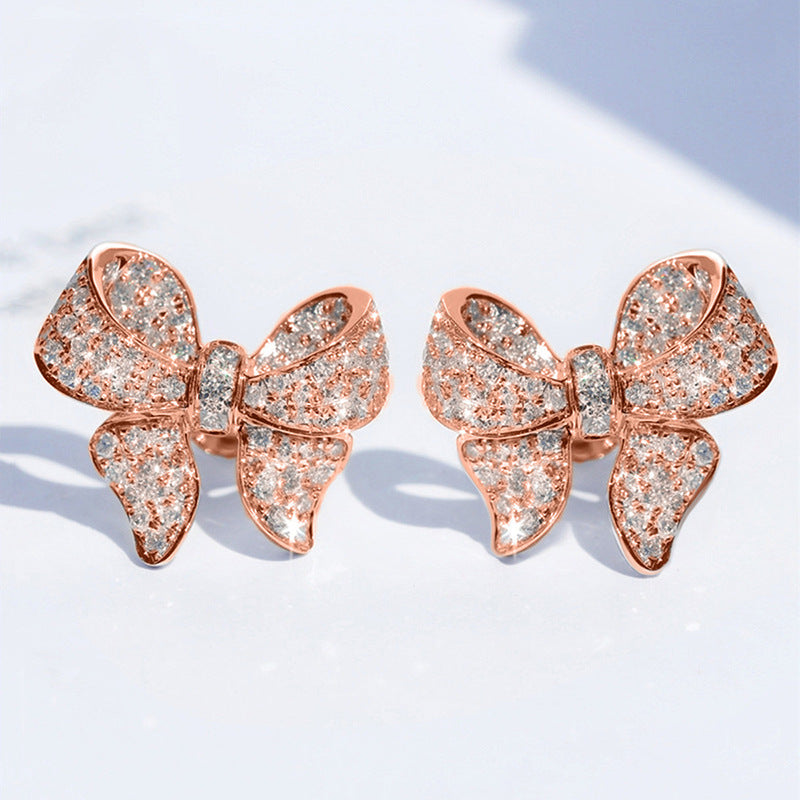 Orecchino artigianale delicato