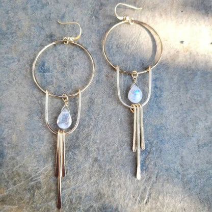 Orecchino artigianale delicato