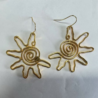 Oro Orecchino classico dal fascino senza tempo