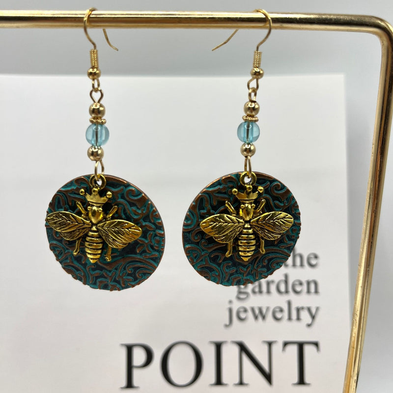 Orecchino artigianale delicato