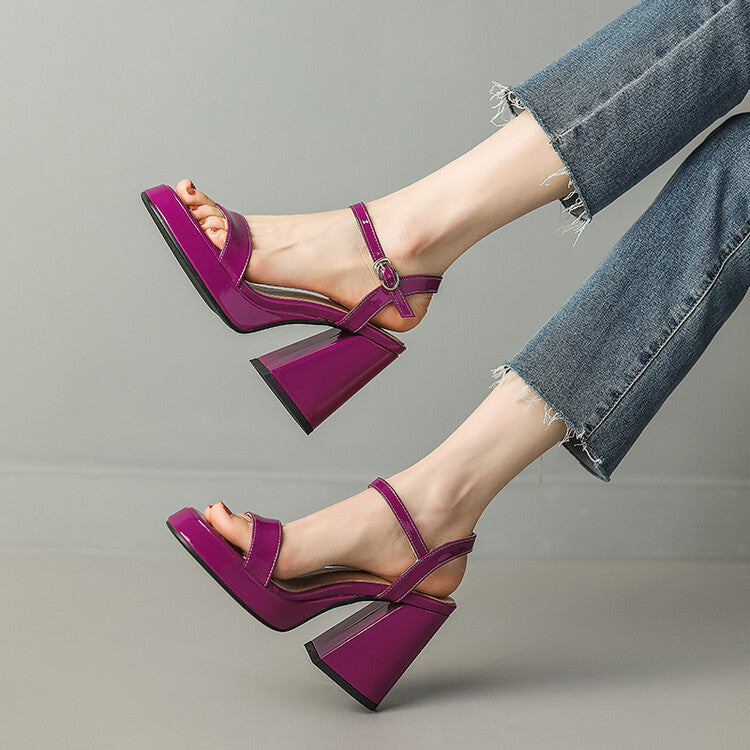 Sandali Ortopediche Aggraziate dal Look Moderno