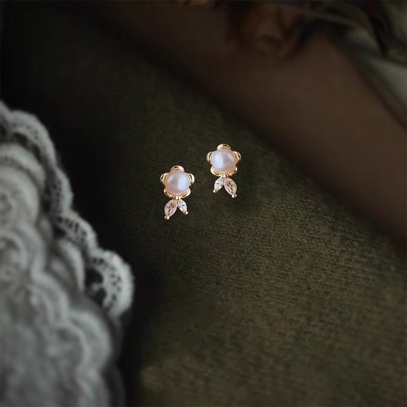 Perla Orecchino artigianale delicato