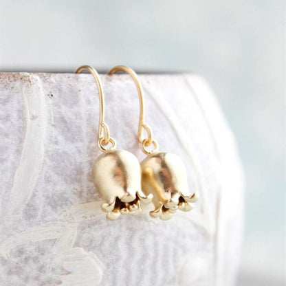 Oro Orecchino bellissimo con stile unico