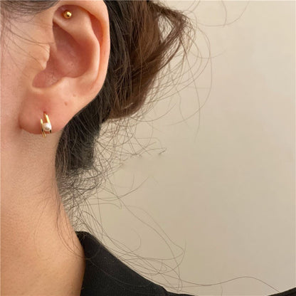 Orecchino artigianale delicato