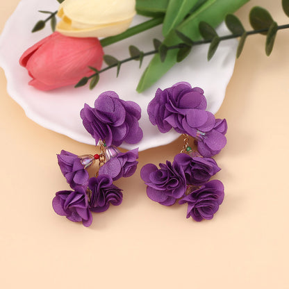 Orecchino artigianale delicato