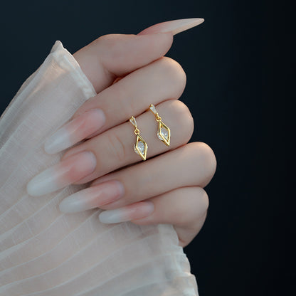 Orecchino stupendo per uso quotidiano