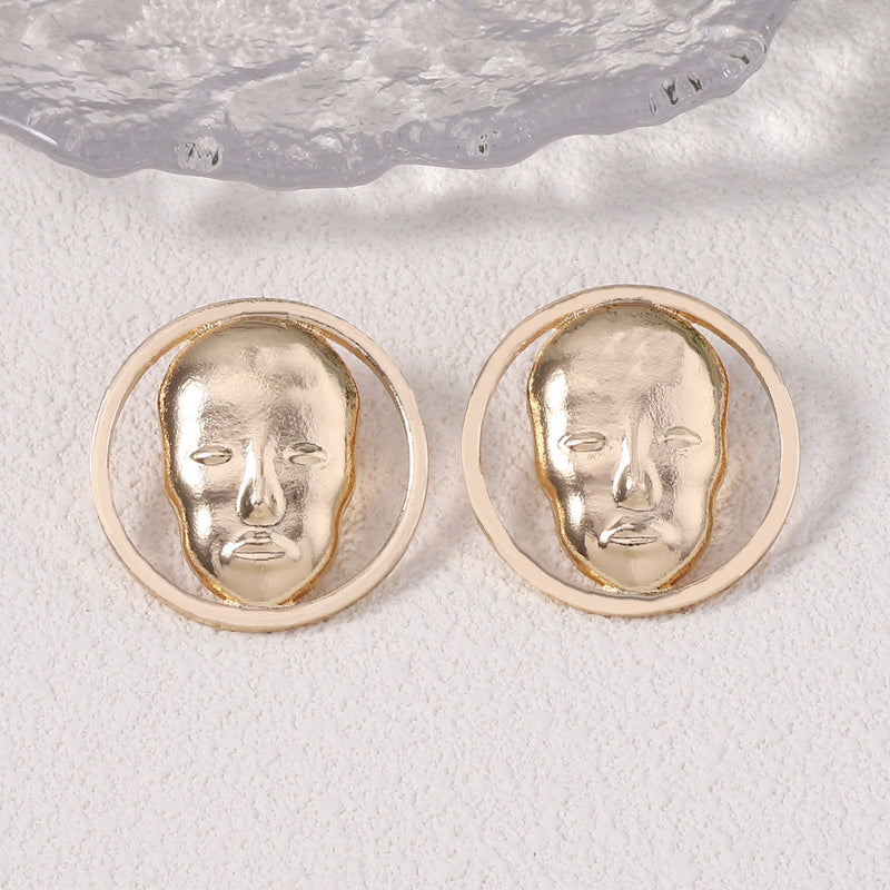 Orecchino artigianale delicato