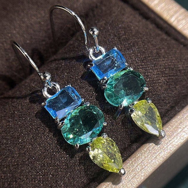 Orecchino artigianale delicato