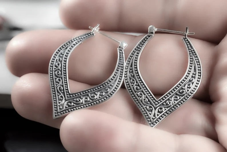 Orecchino classico dal fascino senza tempo