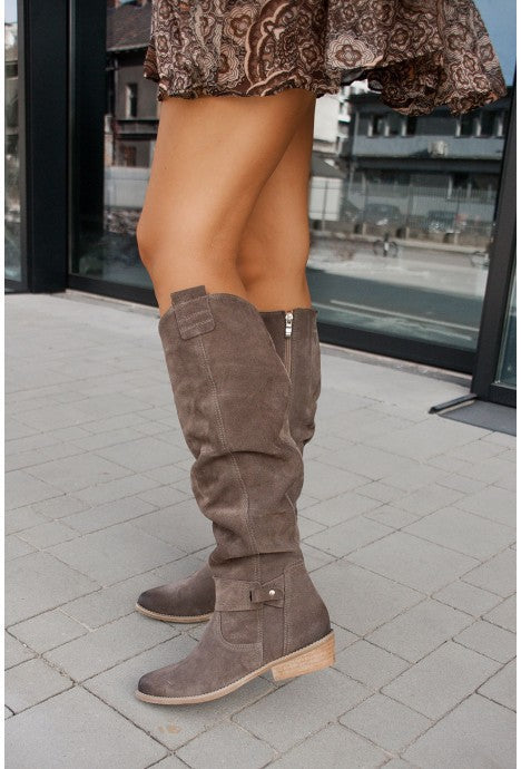 Stivali Ortopediche Aggraziate dal Look Moderno