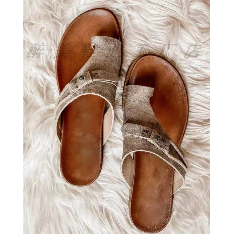 Sandali Ortopediche Aggraziate dal Look Moderno