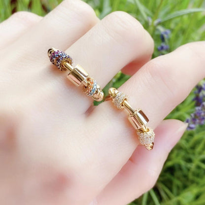 Anello bellissimo con stile unico