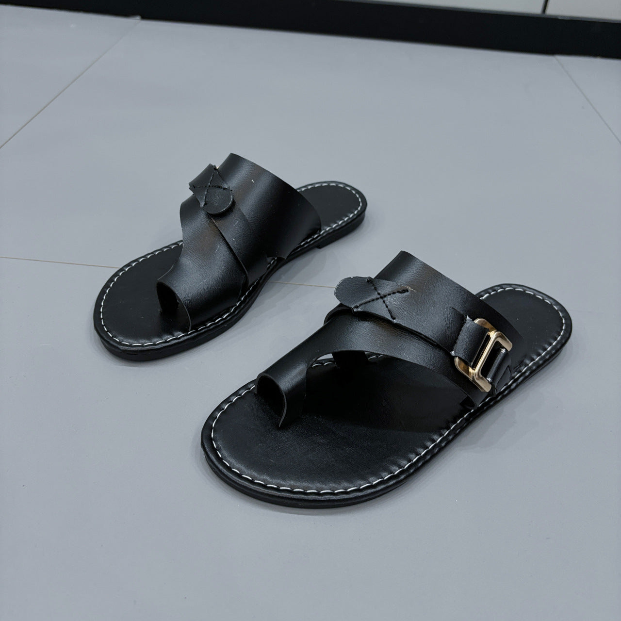 Sandali Ortopediche Aggraziate dal Look Moderno