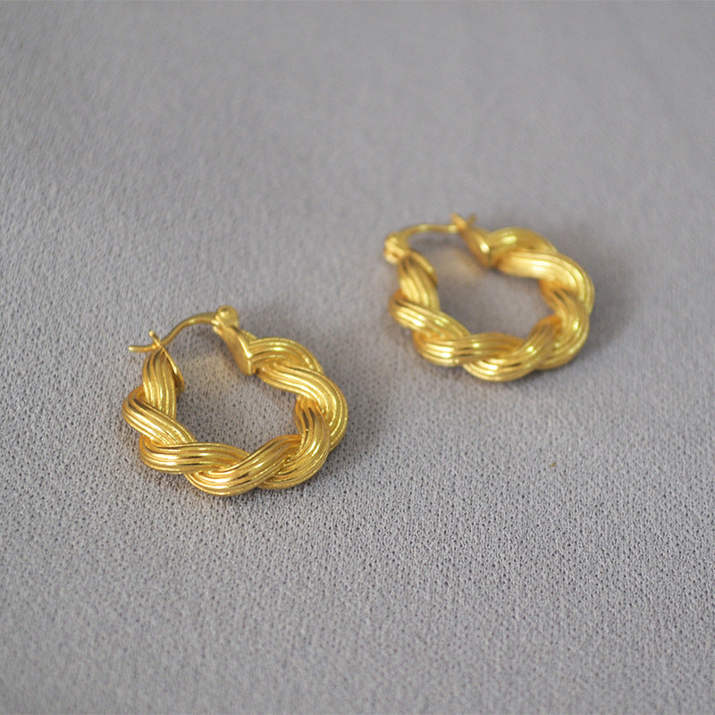 Orecchino classico dal fascino senza tempo