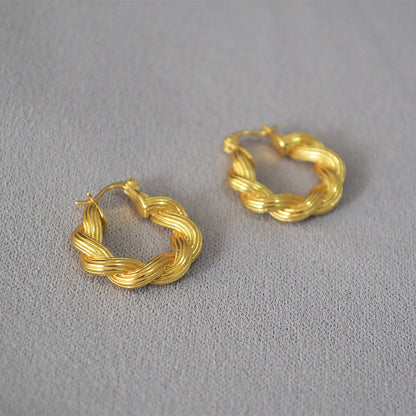 Orecchino classico dal fascino senza tempo