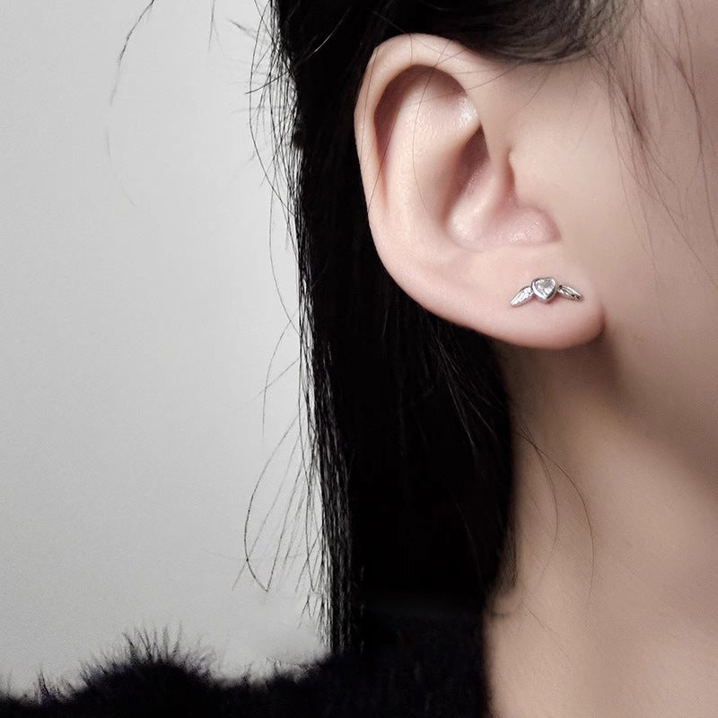 Orecchino artigianale delicato