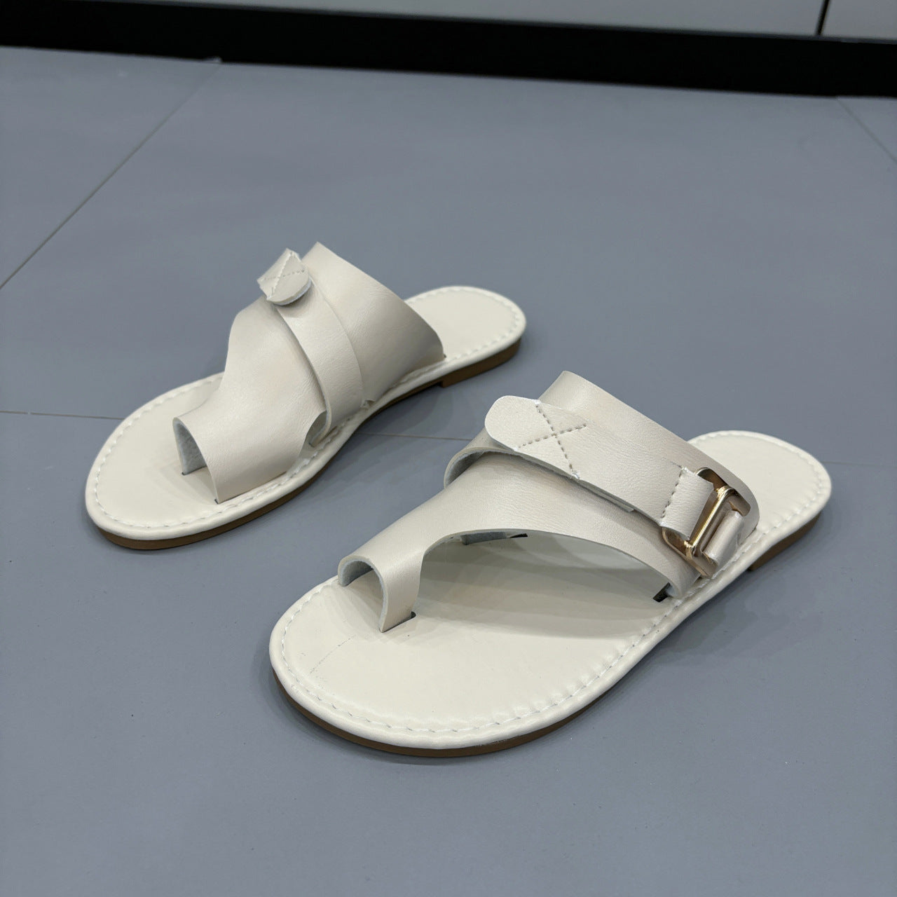 Sandali Ortopediche Aggraziate dal Look Moderno