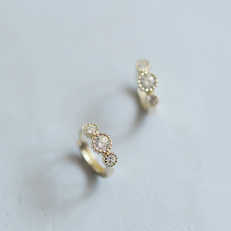 Orecchino artigianale delicato