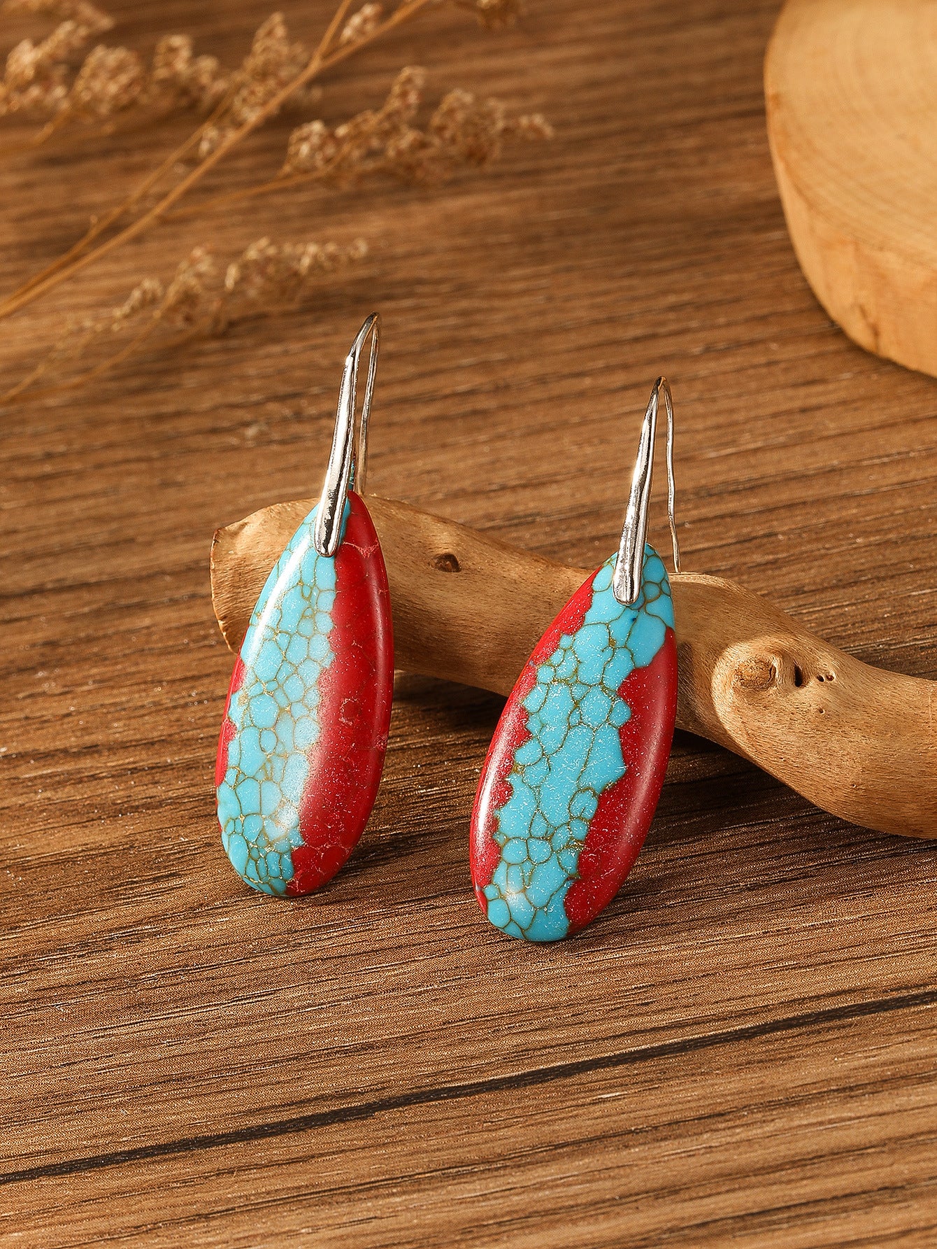 Orecchino artigianale delicato