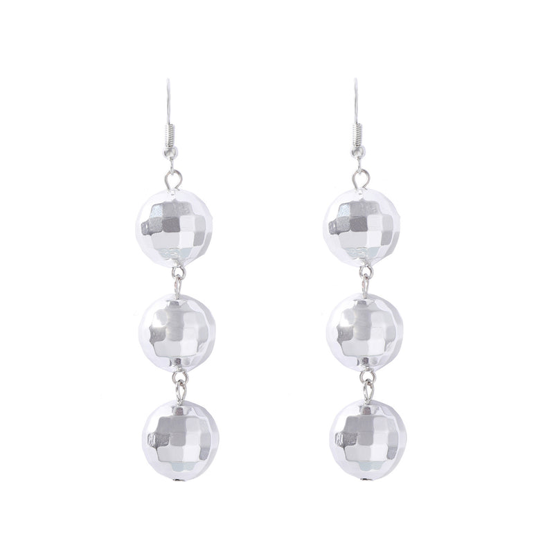 Orecchino artigianale delicato