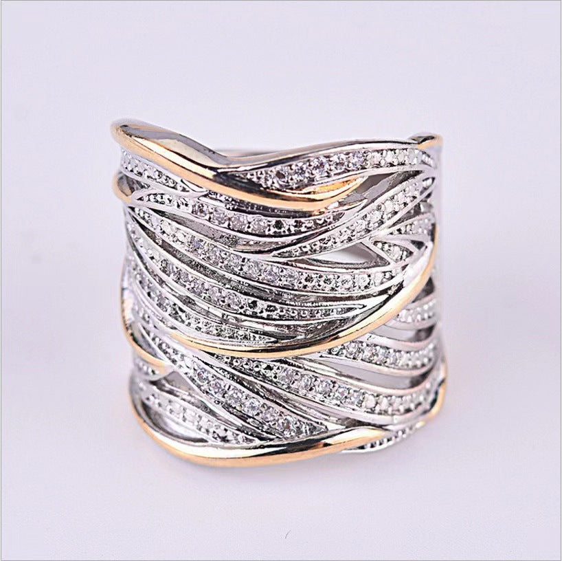 Oro Anello bellissimo con stile unico