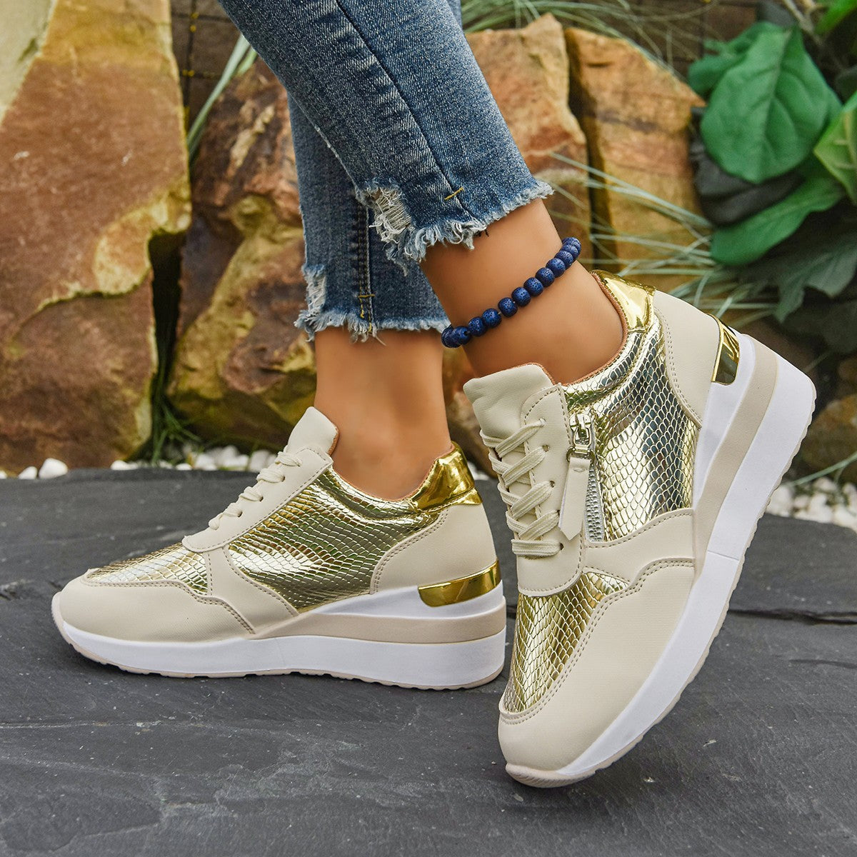 Sneakers Ortopediche Aggraziate dal Look Moderno