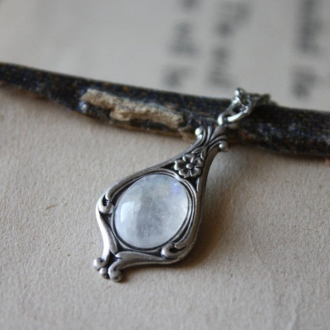 Collana bellissimo con stile unico