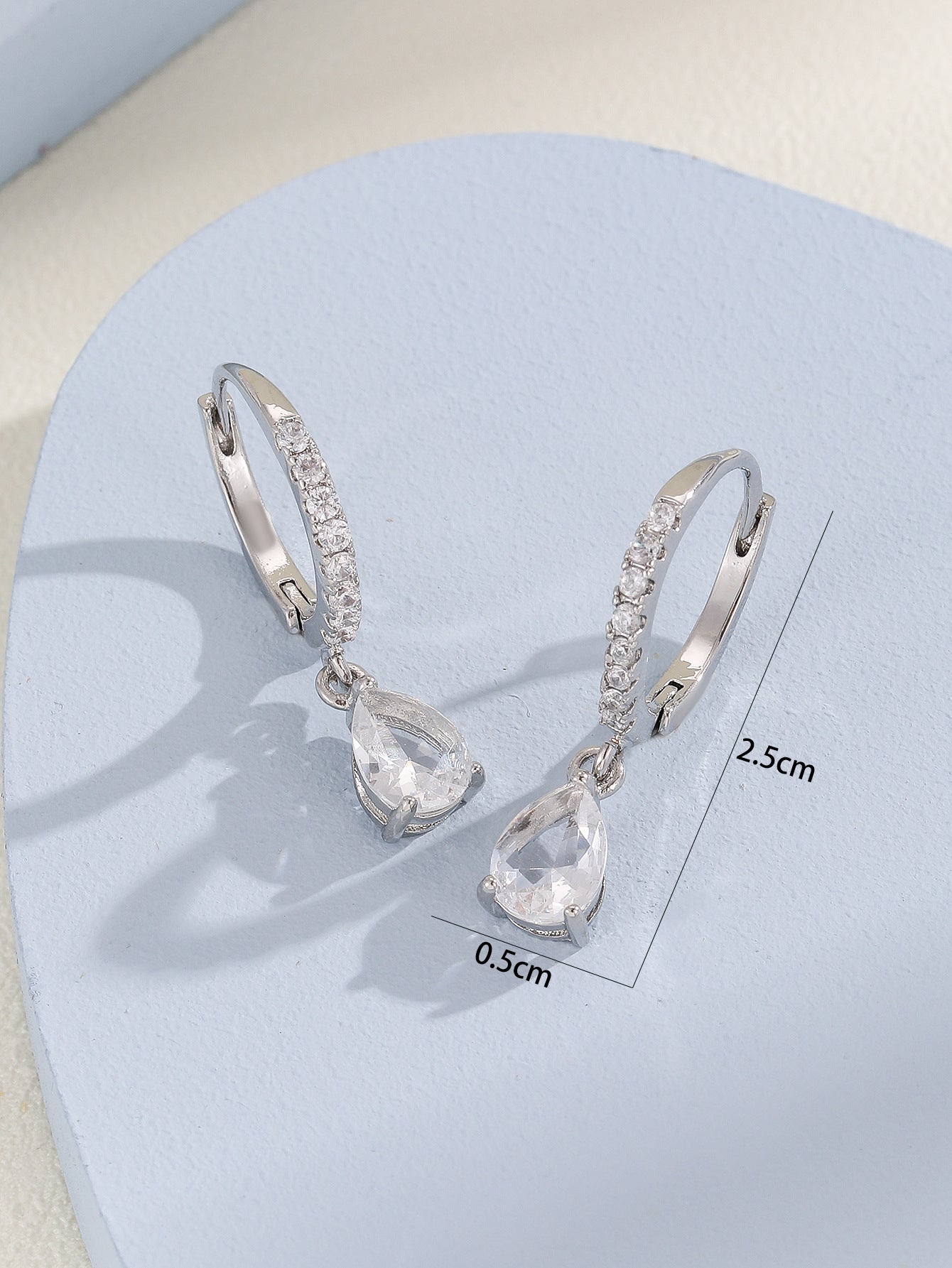 Orecchino bellissimo con stile unico