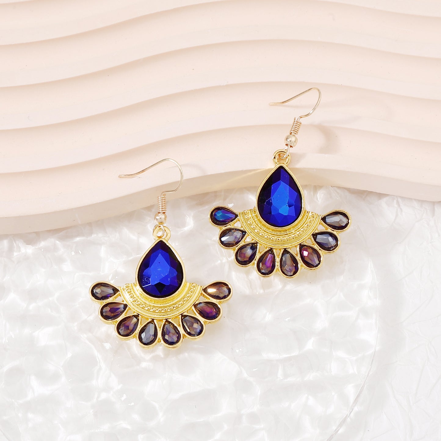 Orecchino bellissimo con stile unico