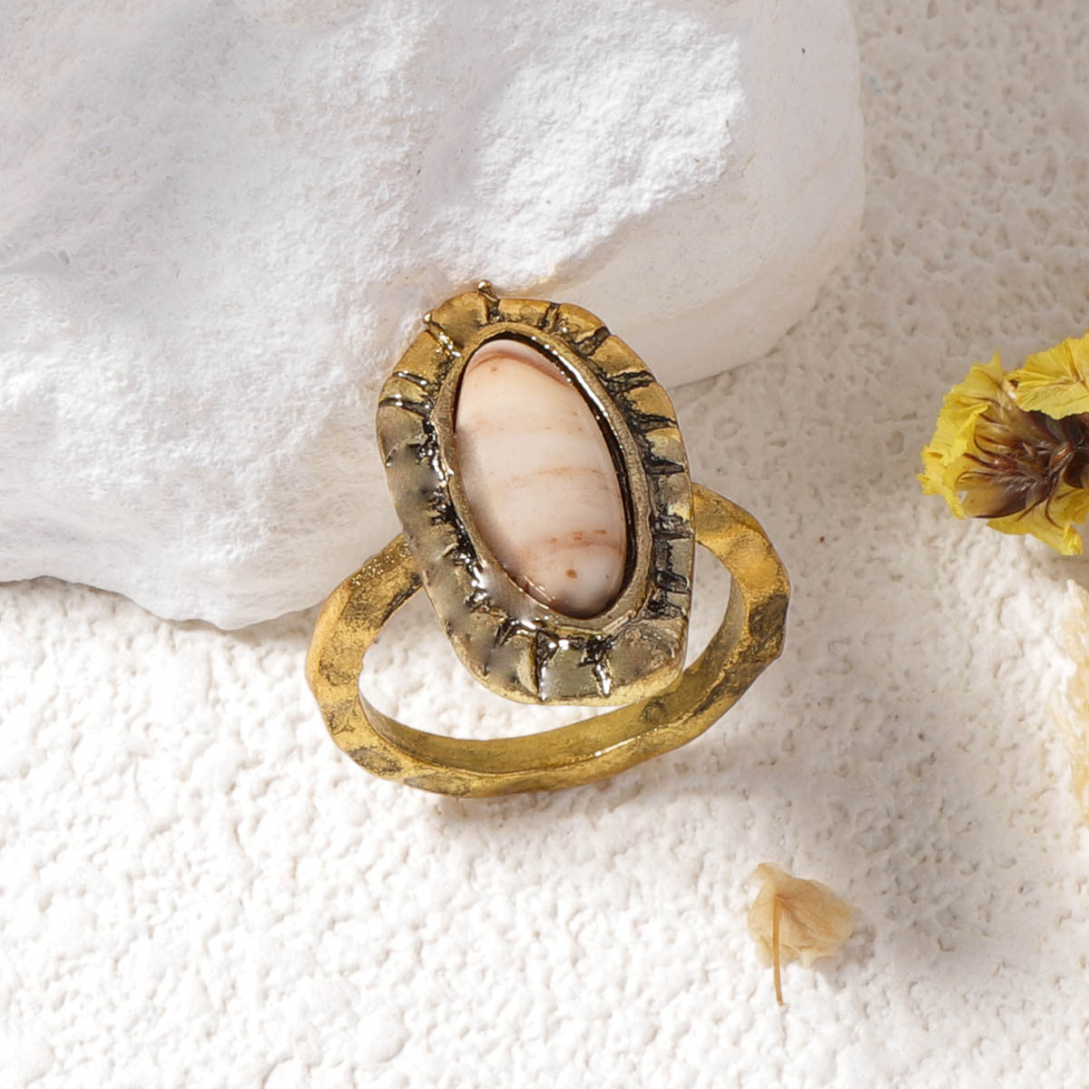 Anello affascinante per ogni occasione