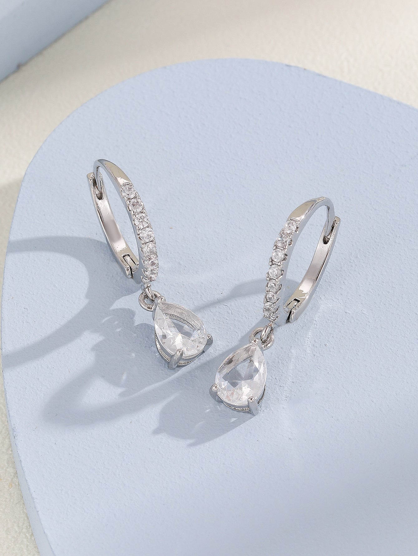 Orecchino bellissimo con stile unico