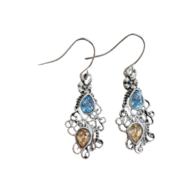 Orecchino artigianale delicato