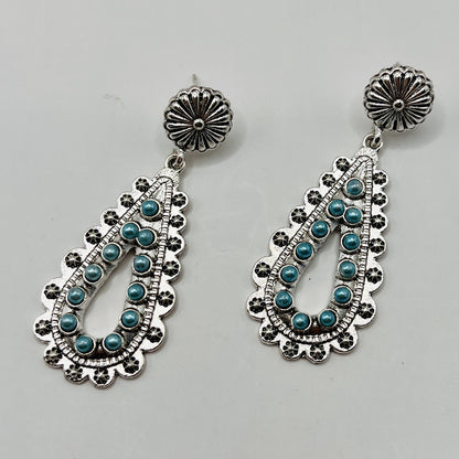 Orecchino artigianale delicato