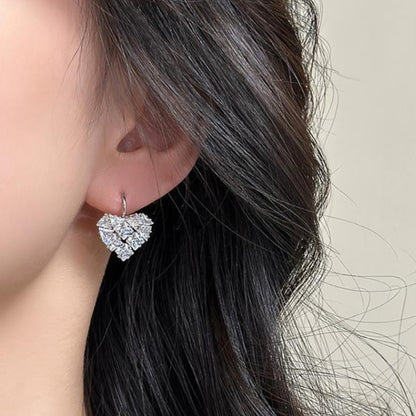 Orecchino bellissimo con stile unico