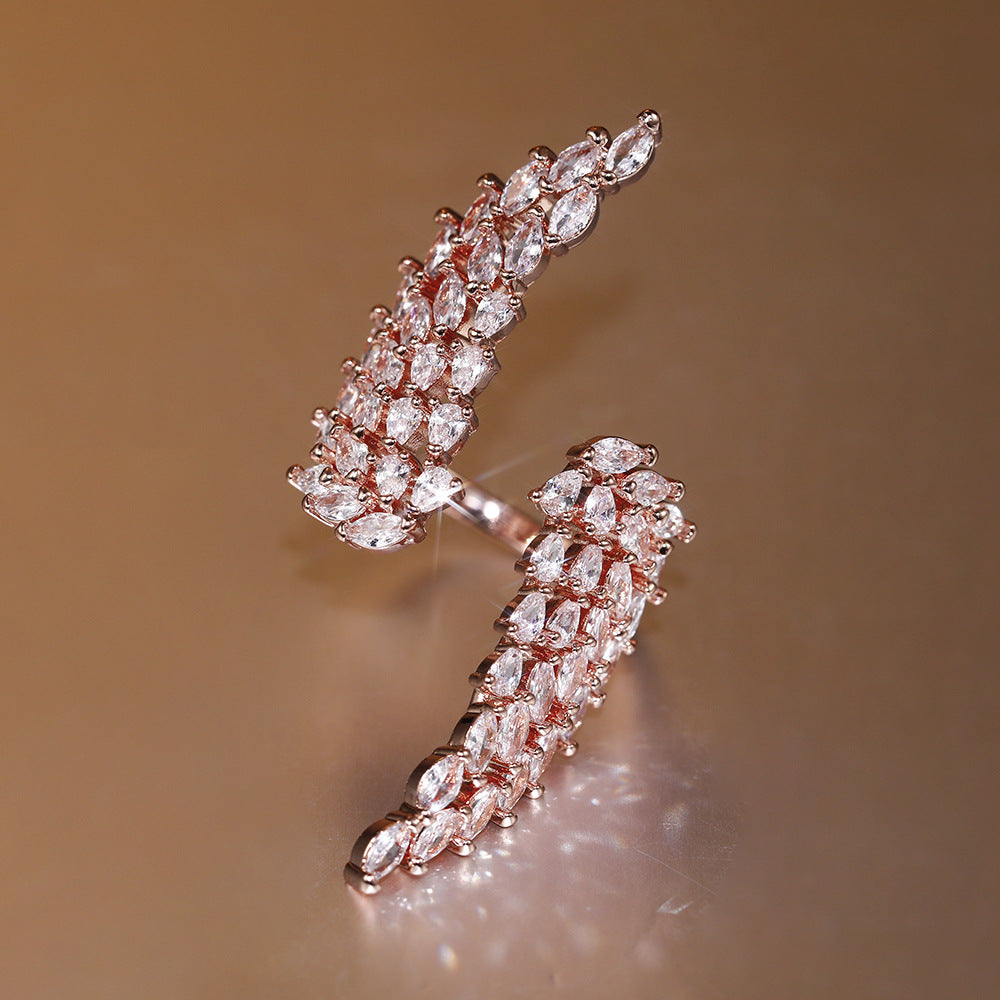 Anello affascinante per ogni occasione