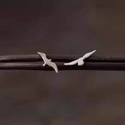 Orecchino artigianale delicato