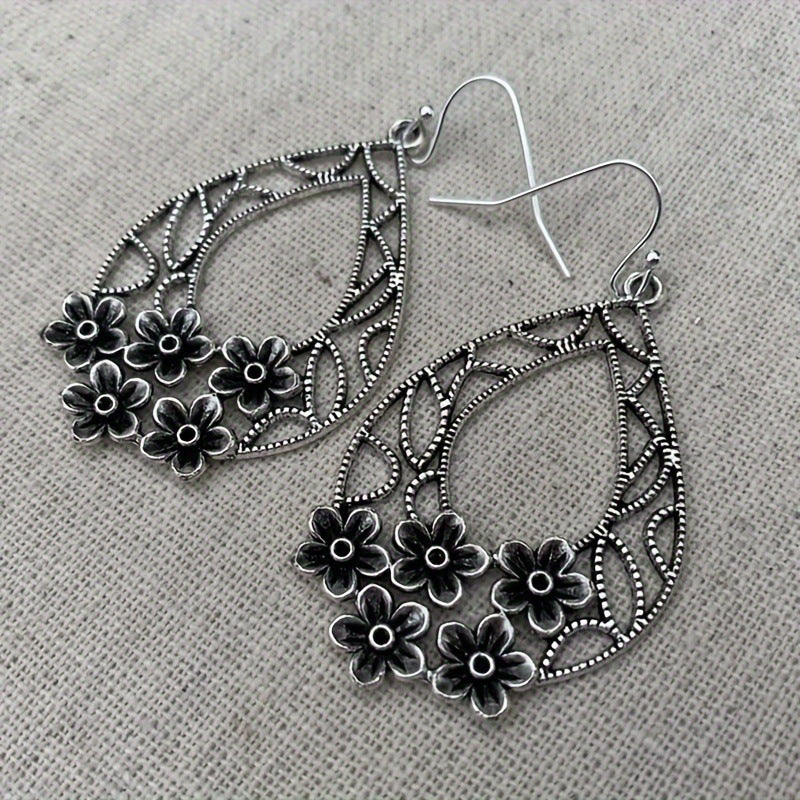 Orecchino artigianale delicato