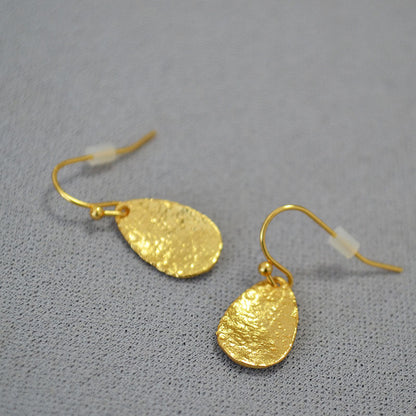 Oro Orecchino bellissimo con stile unico