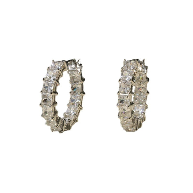 Orecchino bellissimo con stile unico